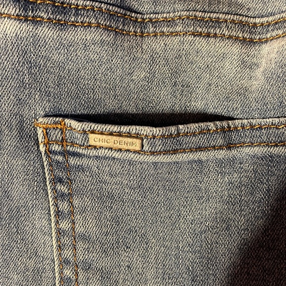 EUC SKINNY unfinished hem. Button fly. Dia box jeans - Picture 6 of 6